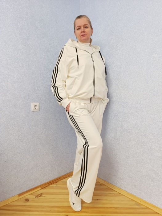 Худи с необычными деталями в другом исполнении