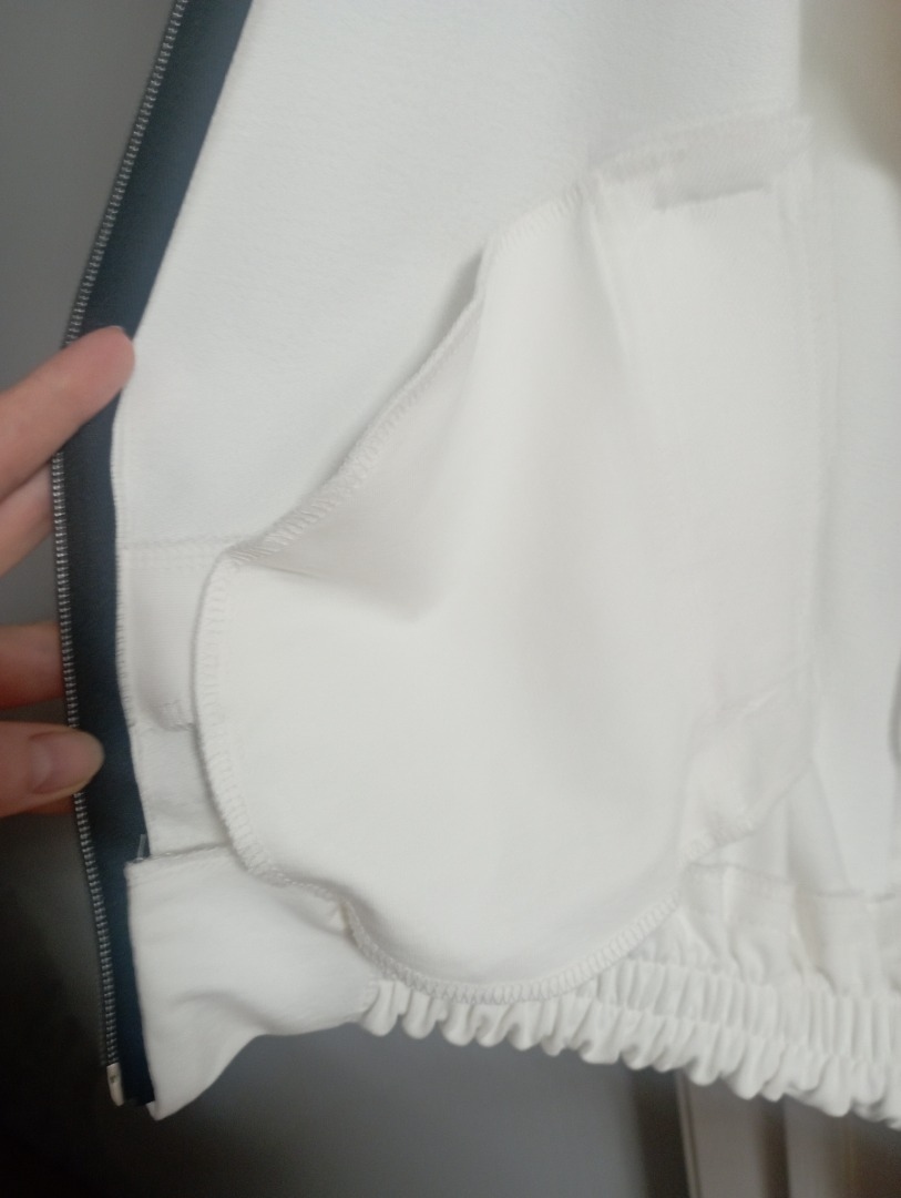 Худи с необычными деталями в другом исполнении фото