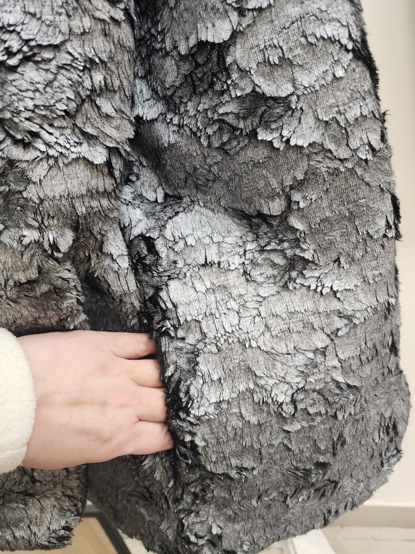 Шуба из меха Ворон фото