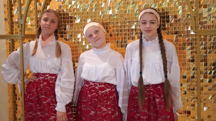 Блузы для воскресного хора на основе выкройки Алёна.