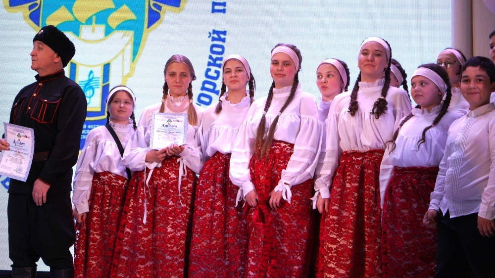 Блузы для воскресного хора на основе выкройки Алёна. фото