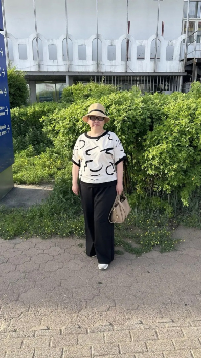 Базовый топ со спущенным плечом