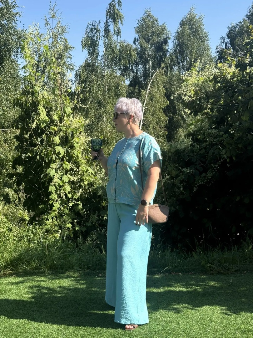 Праздничный костюм фото