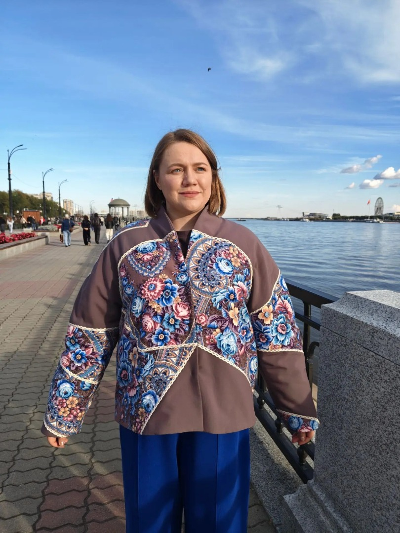 Душегрея «Смеяна» из павловопосадского платка фото