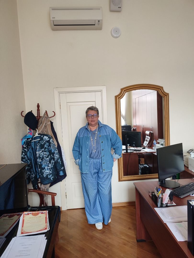 Джинсовый костюм фото