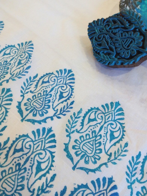 Видео-мастер-класс «Декорирование ткани методом набойки» фото